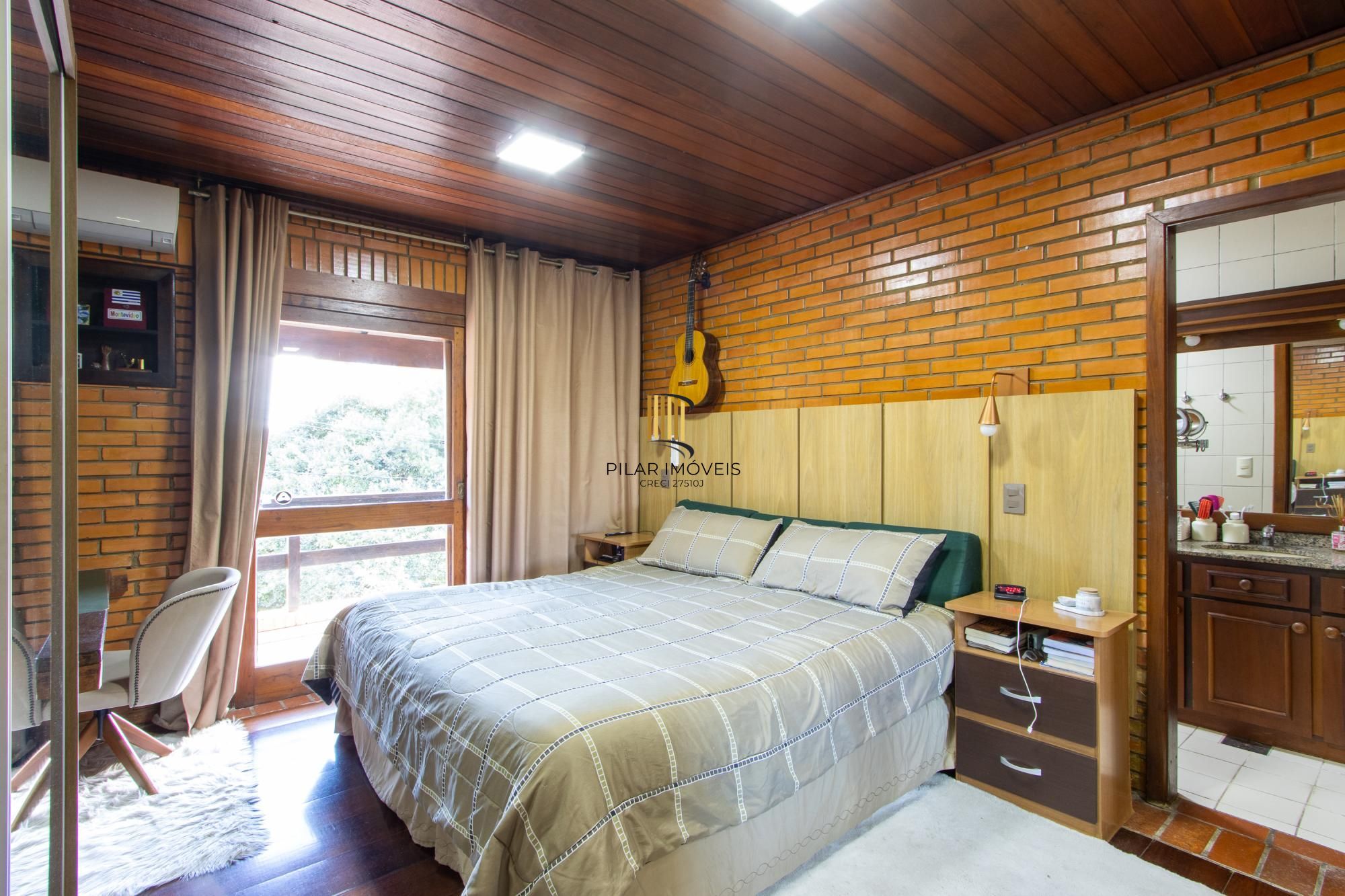 Casa 5 dormitórios no bairro Teresópolis