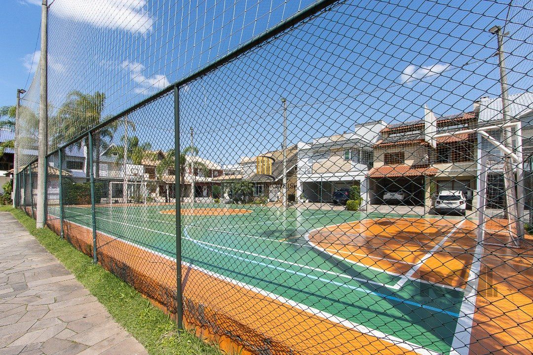 Casa de Condomínio 5 dormitórios no bairro Sarandi