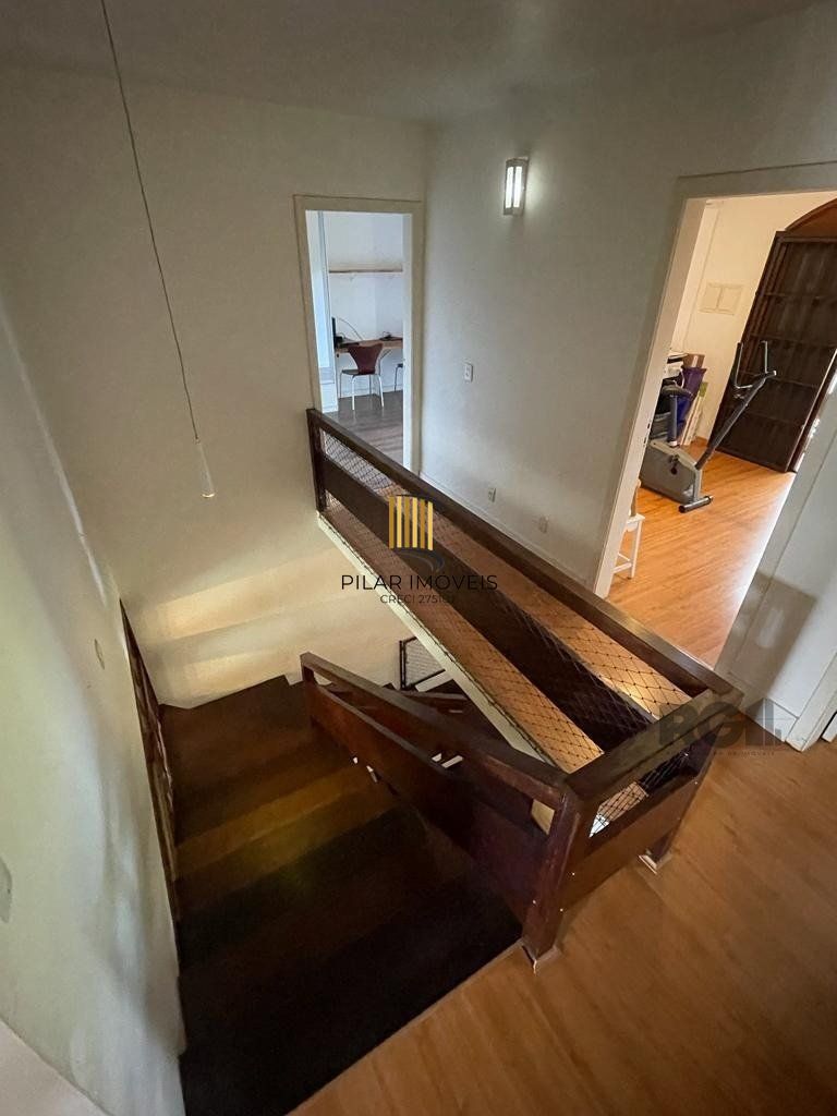 Casa 5 dormitórios no bairro Nonoai