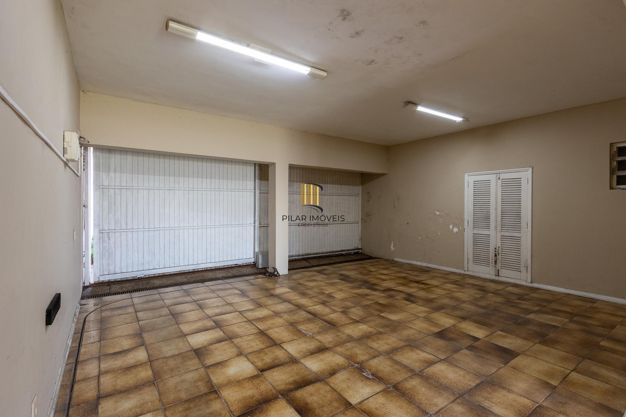 Residência em endereço nobre na Vila Assunção, com vista privilegiada para o Guaíba e clubes náuticos!