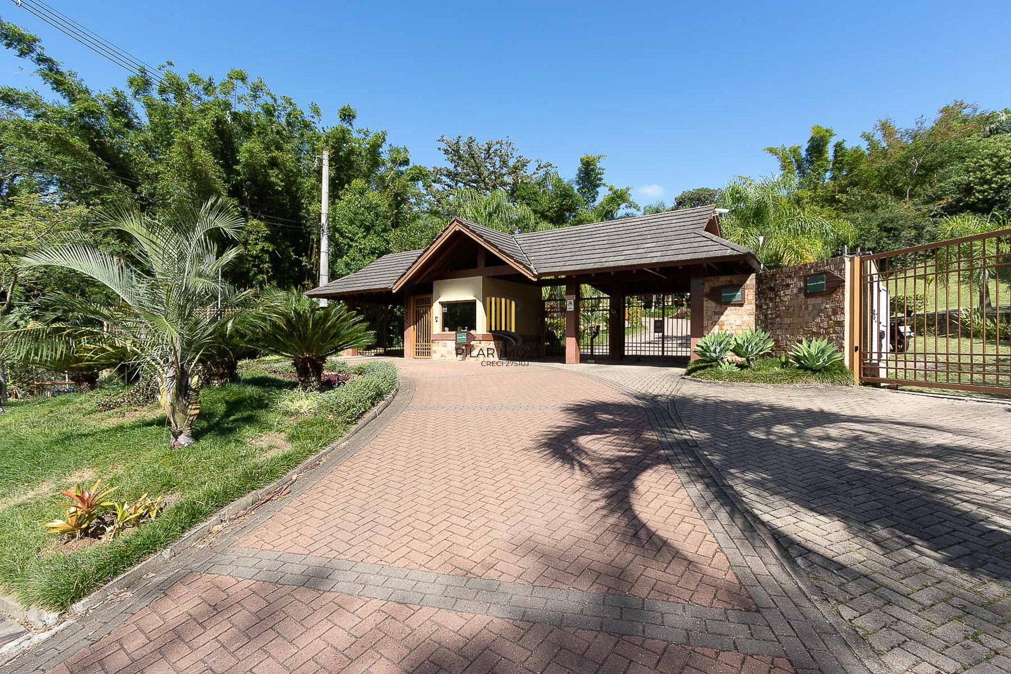 Casa condomínio | 3 dormitórios | 1 Suíte | 240,82 Privativos | 2 Vagas | Bairro Teresópolis