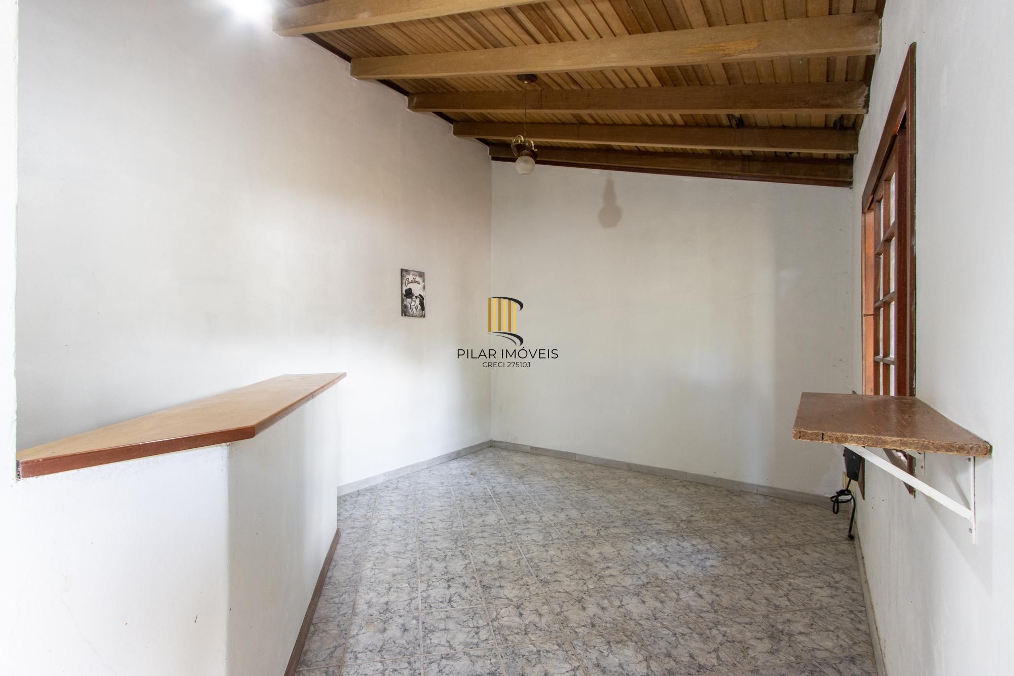 Casa em Vila Nova, Porto Alegre! Com 160m² de área privativa e um total de 899m²