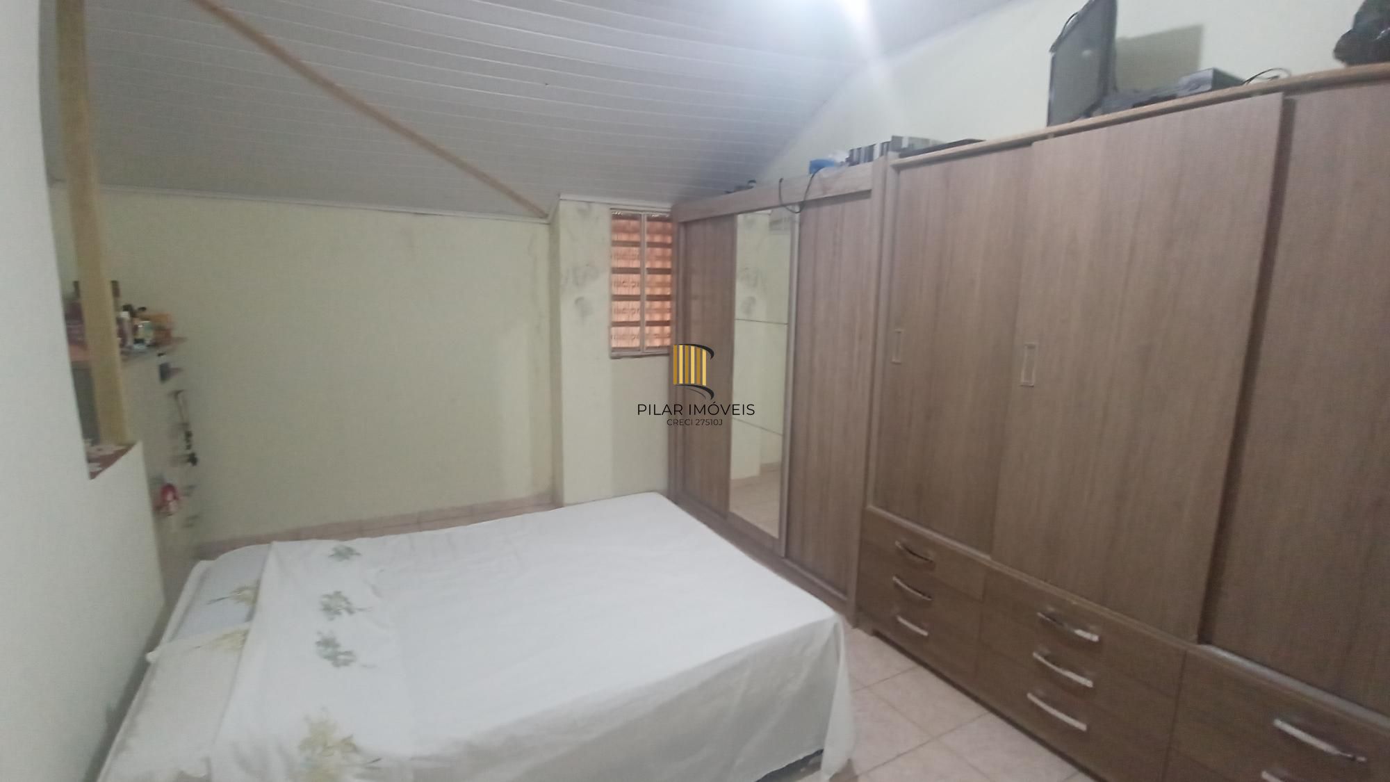 Casa com 2 dormitórios no bairro Glória