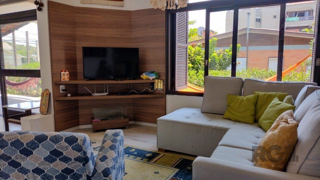 Casa 4 dormitórios no bairro Atlântida