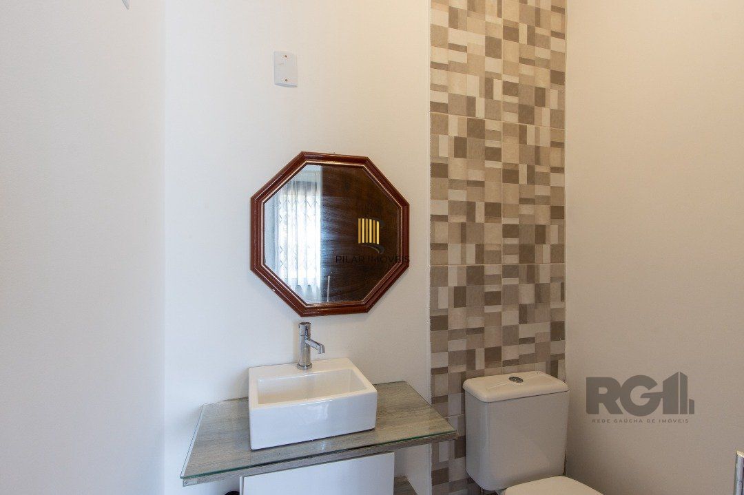 Casa para Venda - 205.5m², 3 dormitórios, sendo 2 suites, 3 vagas - Vila Nova
