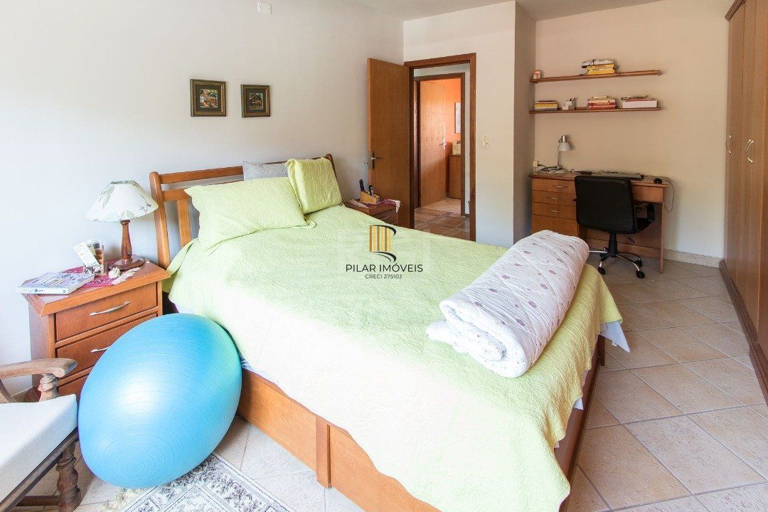 Casa para Venda - 211m², 3 dormitórios, 3 vagas - Vila Nova