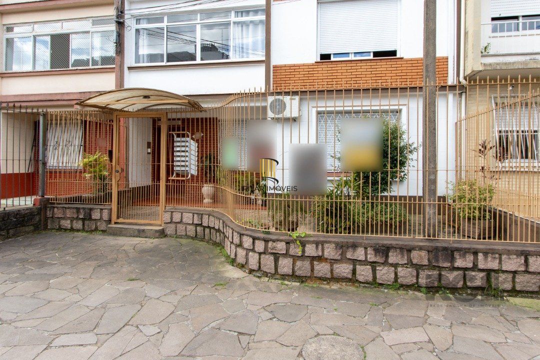 Apartamento térreo, com pátio, 2 quartos - Bairro Menino Deus