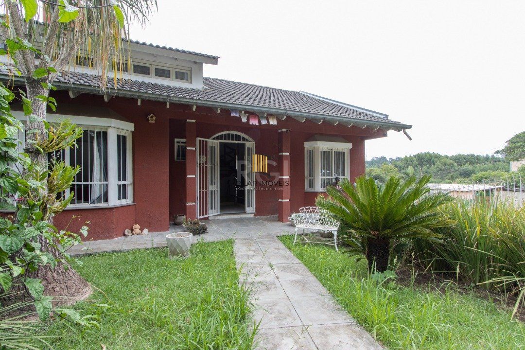 Casa 4 dormitórios no bairro Hípica