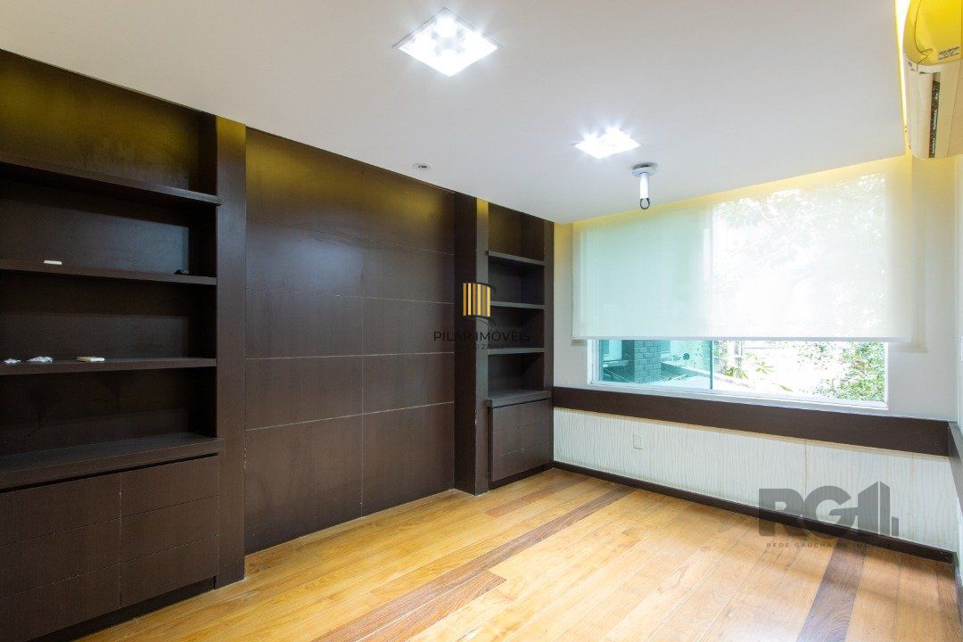 Excelente casa comercial com aproximadamente 300m² de área construída