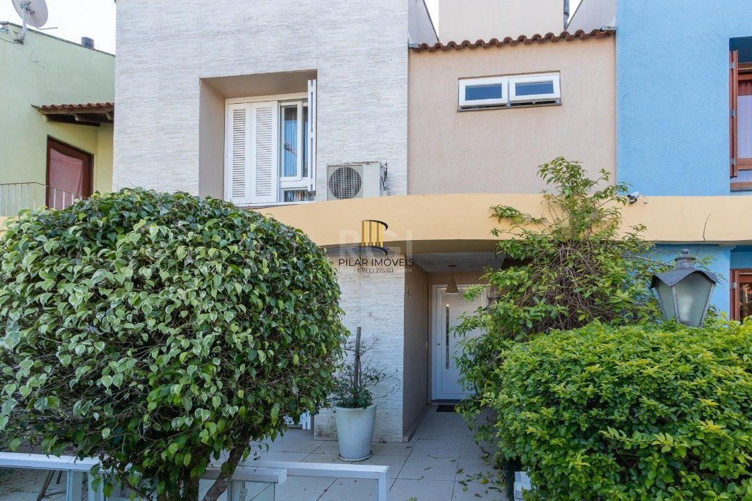 Casa Condominio para Venda - 240m², 4 dormitórios, sendo 1 suites, 2 vagas - Ipanema