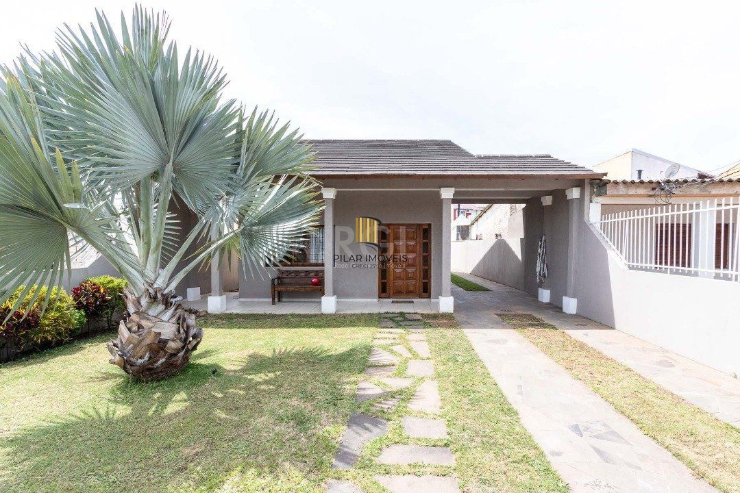 Casa para Venda - 213m², 2 dormitórios, sendo 1 suites, 2 vagas - Hípica
