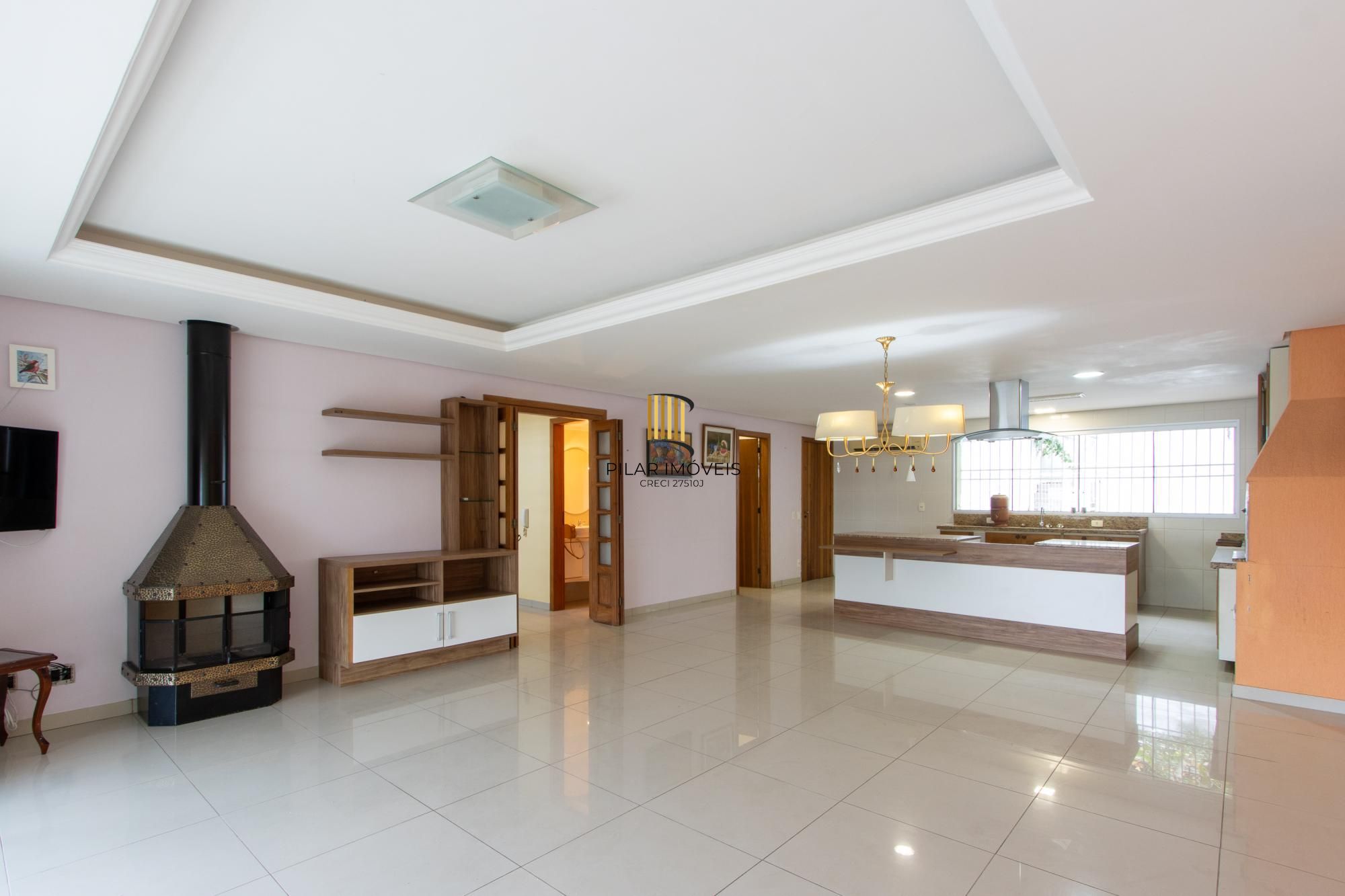 Casa para Venda - 470m², 3 dormitórios, sendo 1 suites, 6 vagas - Nonoai