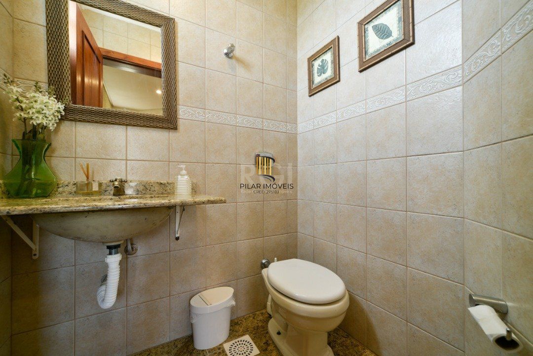 Casa Condominio para Venda - 240m², 3 dormitórios, sendo 1 suites, 3 vagas - Tristeza