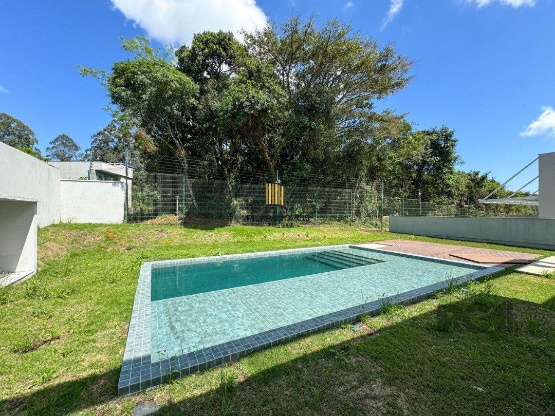 Casa Condominio para Venda - 300m², 4 dormitórios, sendo 4 suites, 2 vagas - Alphaville