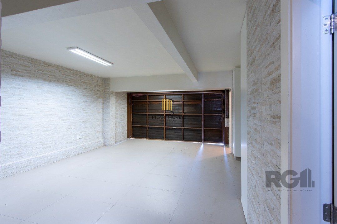 Casa Condominio para Venda - 384.33m², 3 dormitórios, sendo 1 suites, 3 vagas - Cristal