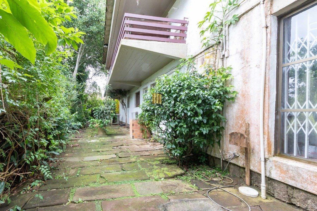 Casa para Venda - 600m², 3 dormitórios, sendo 1 suites, 8 vagas - Vila Assunção