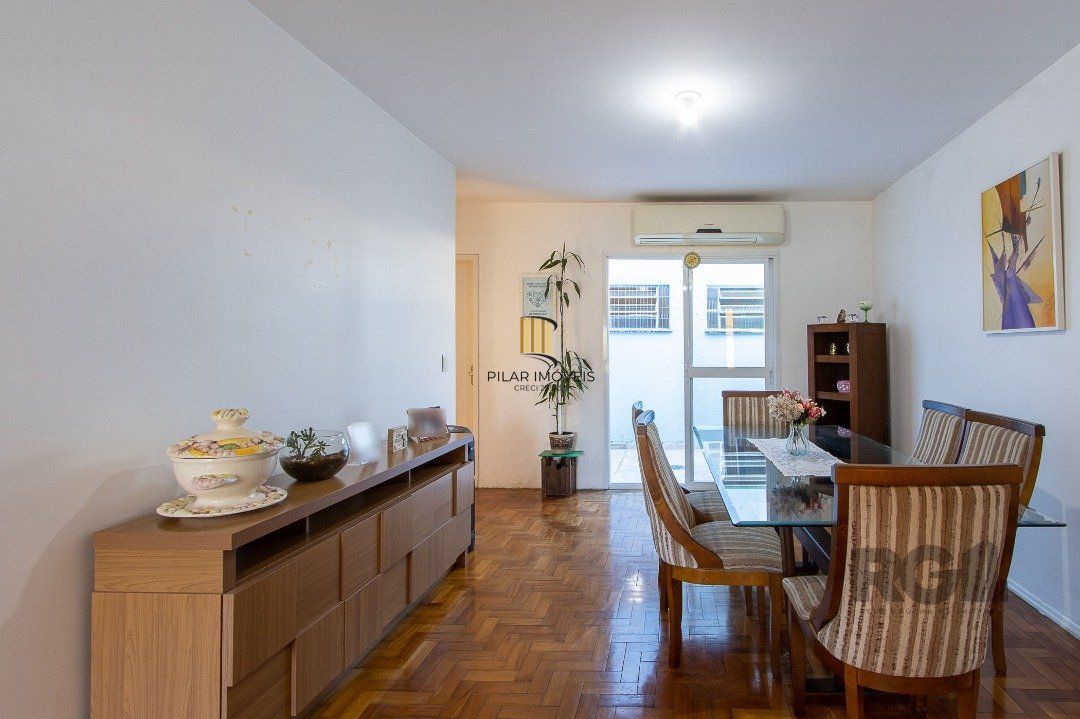 Casa 3 dormitórios no bairro Ipanema