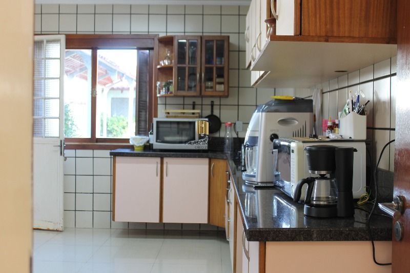 Casa para Venda - 255.68m², 4 dormitórios, sendo 1 suites, 2 vagas - Tristeza