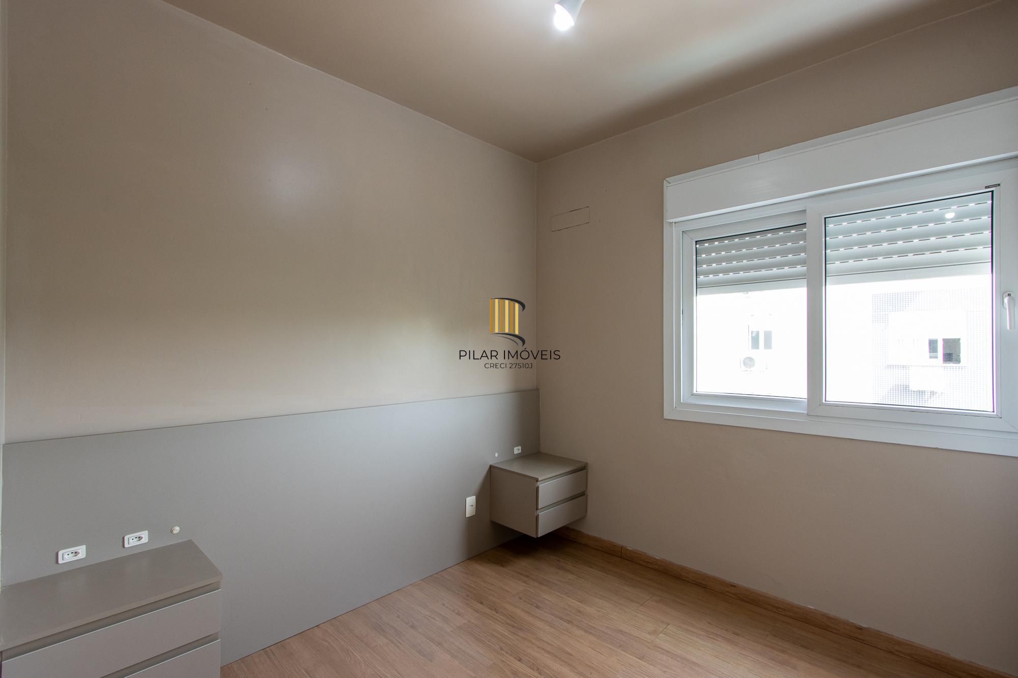 Apartamento de 2 dormitórios com suíte, churrasqueira e infraestrutura completa na Zona Sul de Porto Alegre.