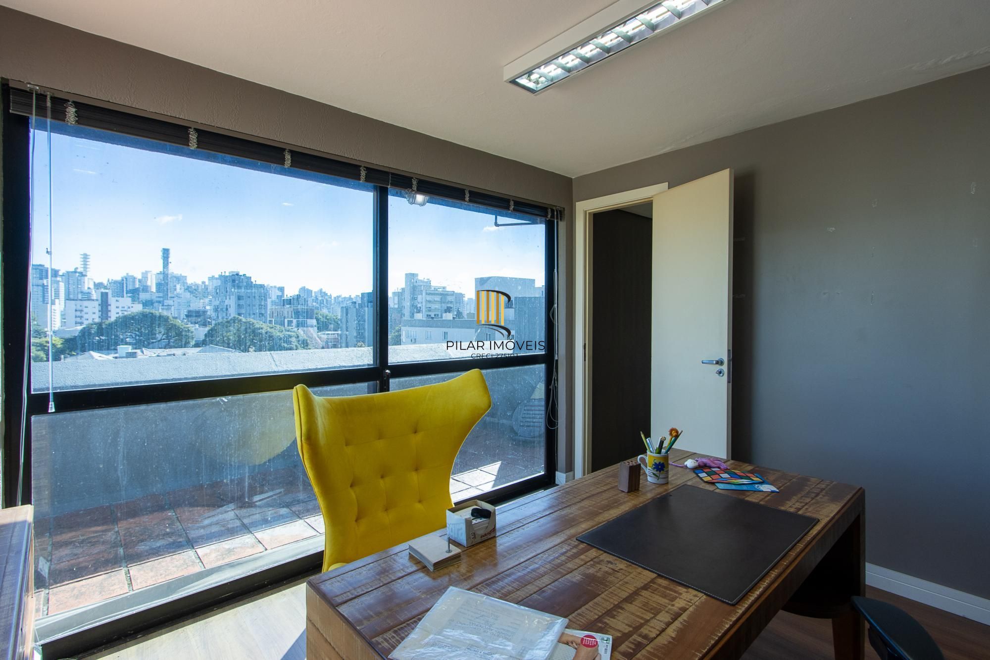 Sala Comercial Duplex à Venda no Bairro Petrópolis – Edifício João Abbott