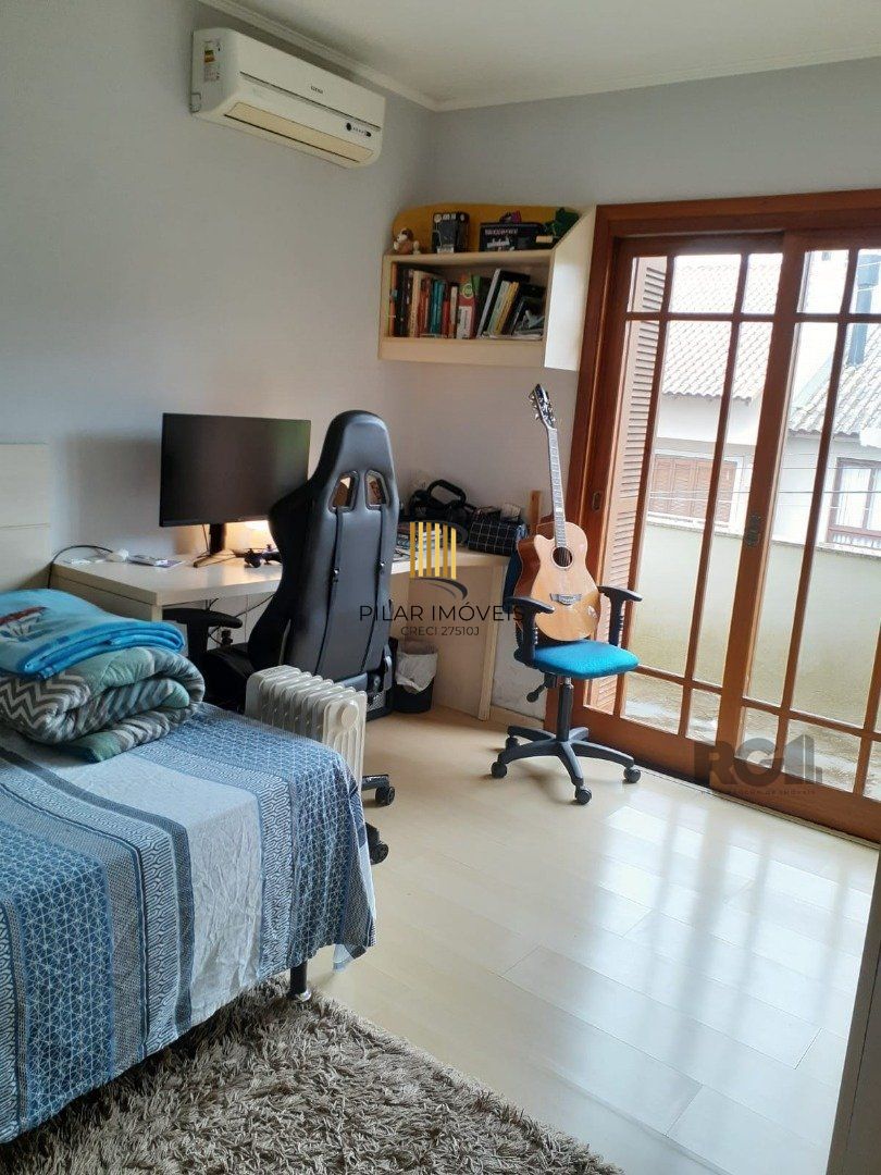 Casa Condominio para Venda - 270m², 3 dormitórios, sendo 3 suites, 2 vagas - Cavalhada
