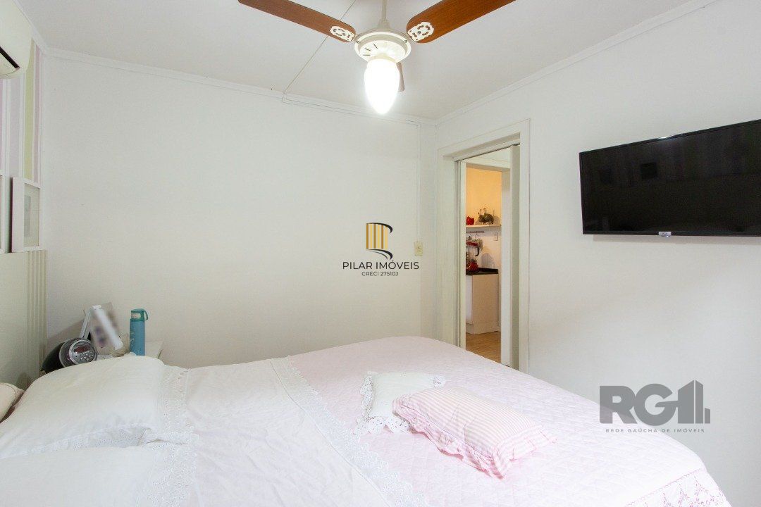Casa térrea, 3 quartos, edícula, com 2 suites, pátio - Bairro Guarujá