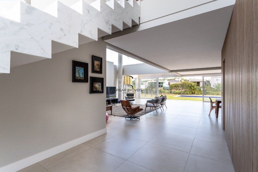 Casa Condominio para Venda - 380m², 3 dormitórios, sendo 3 suites, 6 vagas - Terra Ville
