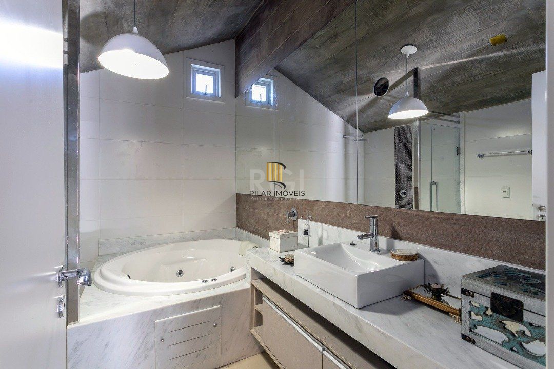 Casa Condominio para Venda - 588.62m², 4 dormitórios, sendo 4 suites, 5 vagas - Pedra Redonda
