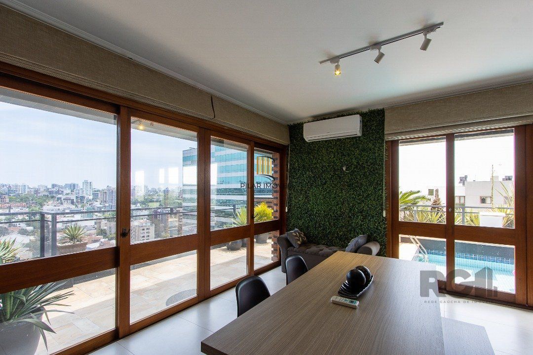 Cobertura para Venda - 209m², 3 dormitórios, sendo 1 suites, 2 vagas - Bela Vista