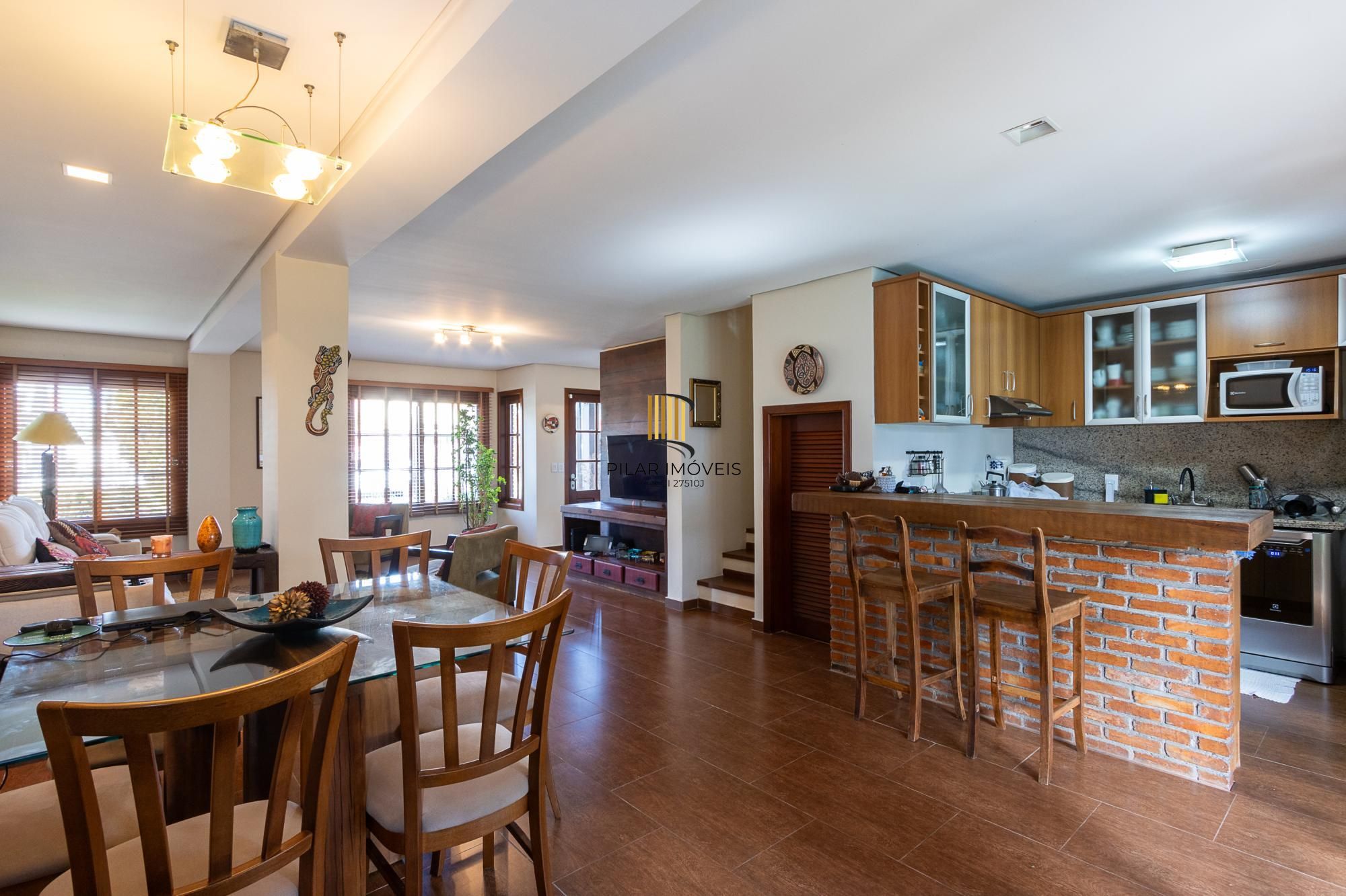 LINDA CASA NA HÍPICA