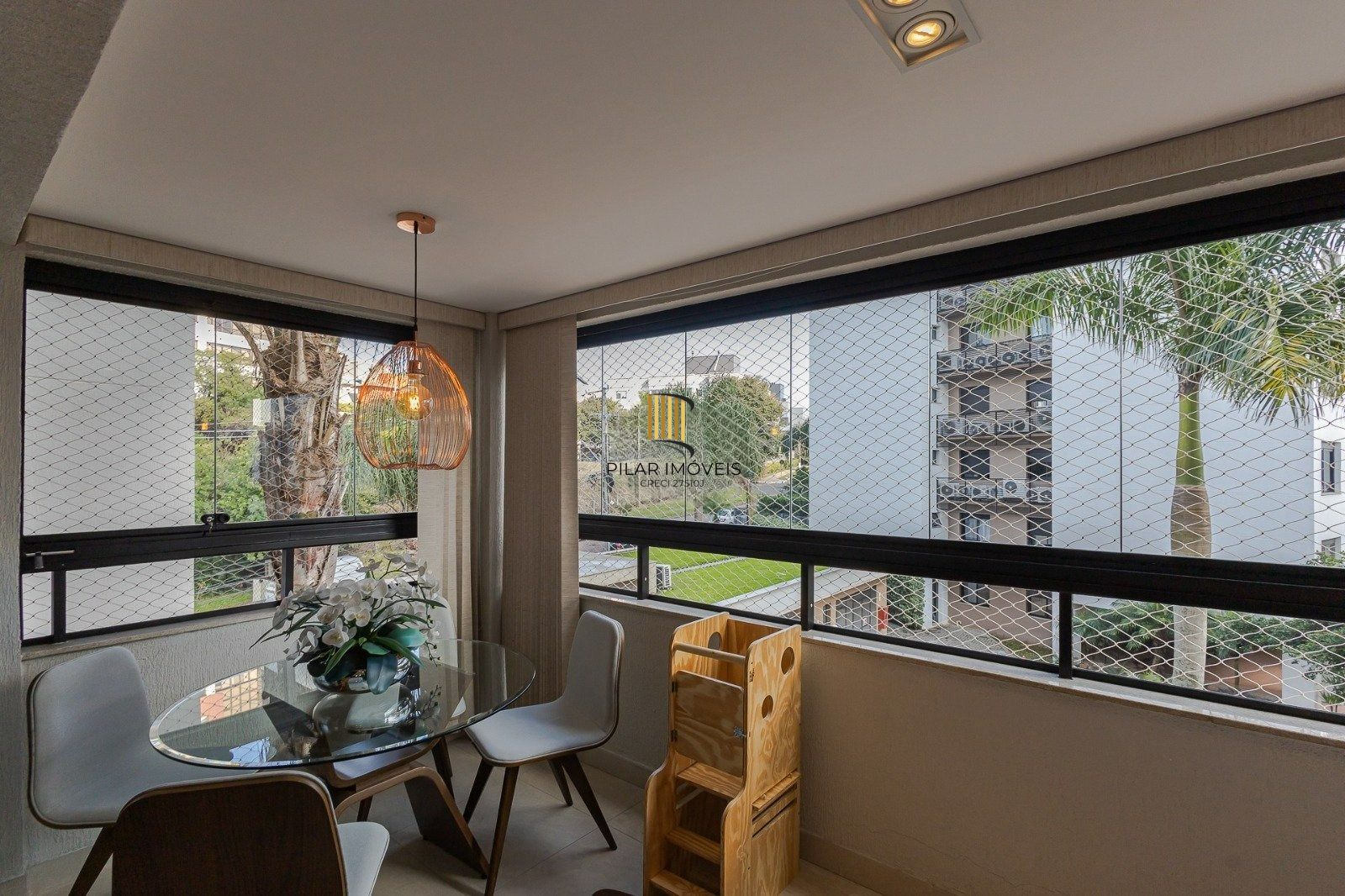 Apartamento 136 m² 3 suítes e 3 vagas de garagem no bairro Chácara das Pedras.