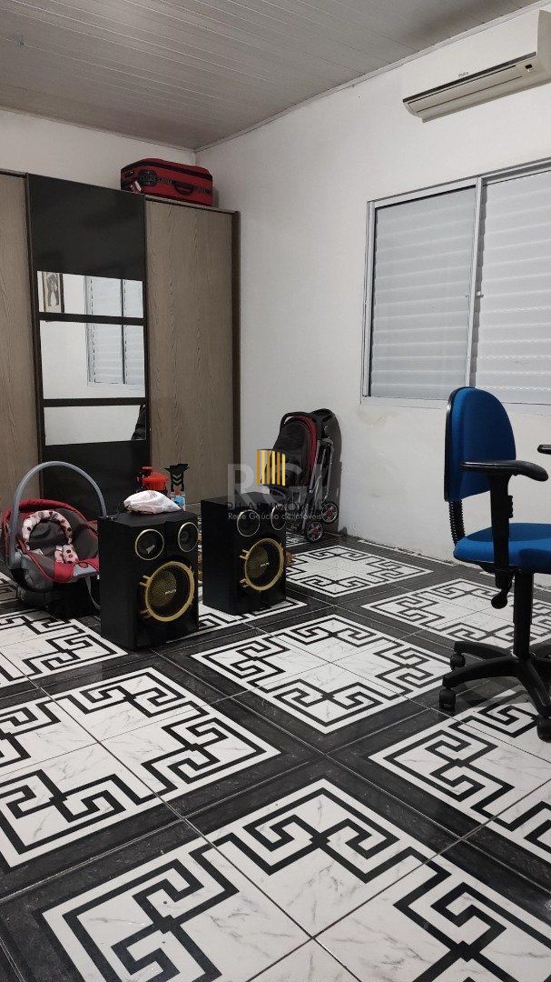 Sitio à venda no Lami, com 2 casas térreas, com 4 quartos cada uma