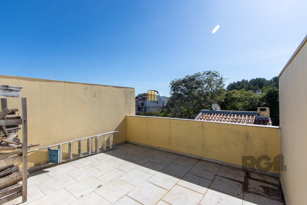 Casa para Venda - 204m², 3 quartos, 2 suites, 1 vaga - Caminhos do Sol - Guarujá