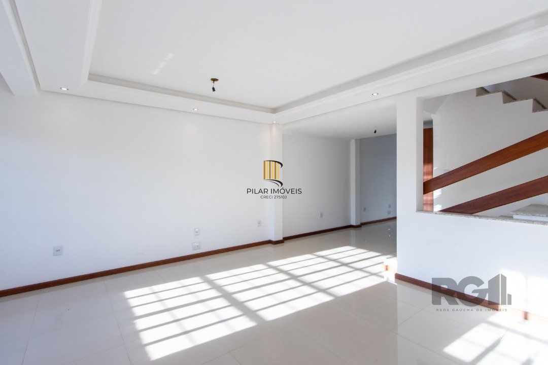 Casa para Venda - 120m², 3 dormitórios, sendo 1 suites, 1 vaga - Guarujá