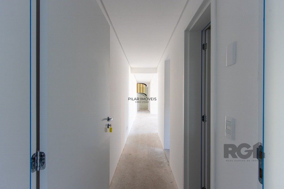 Cobertura para Venda - 214.34m², 3 dormitórios, sendo 3 suites, 2 vagas - Tristeza