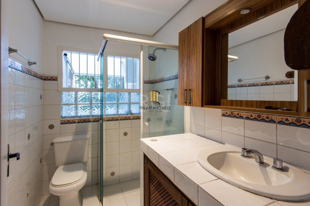 Sobrado com 300m² à venda, 3 quartos, 1 suite, 2 vagas - Bairro Espírito Santo