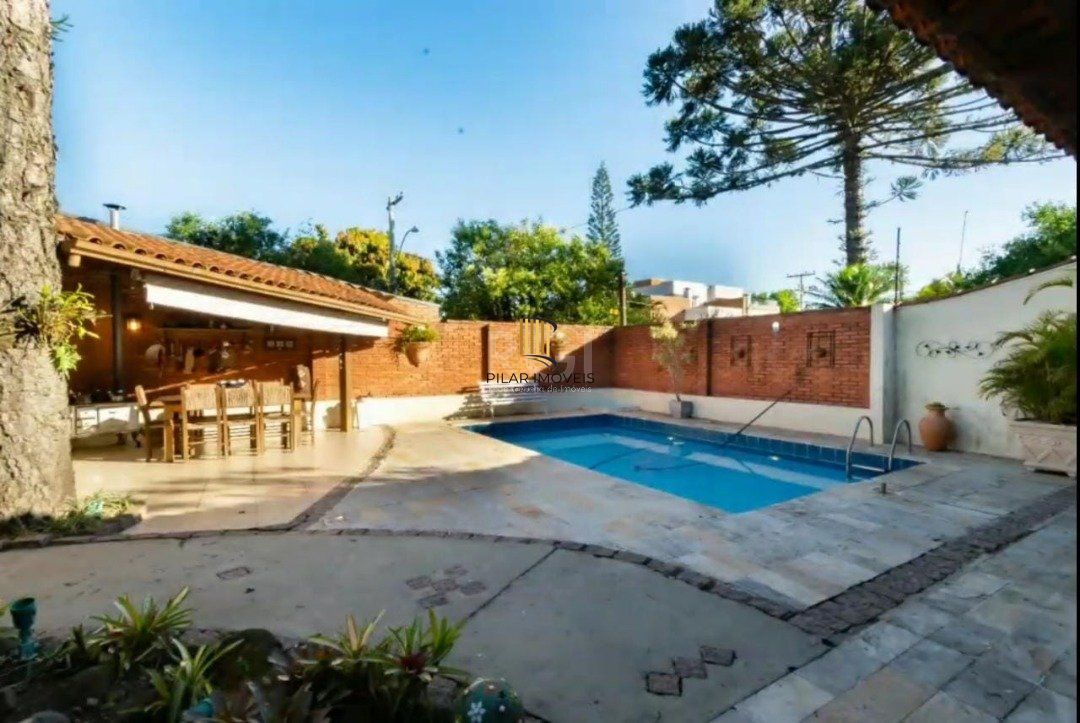 Casa para Venda - 280m², 4 dormitórios, sendo 1 suites, 3 vagas - Jardim Isabel