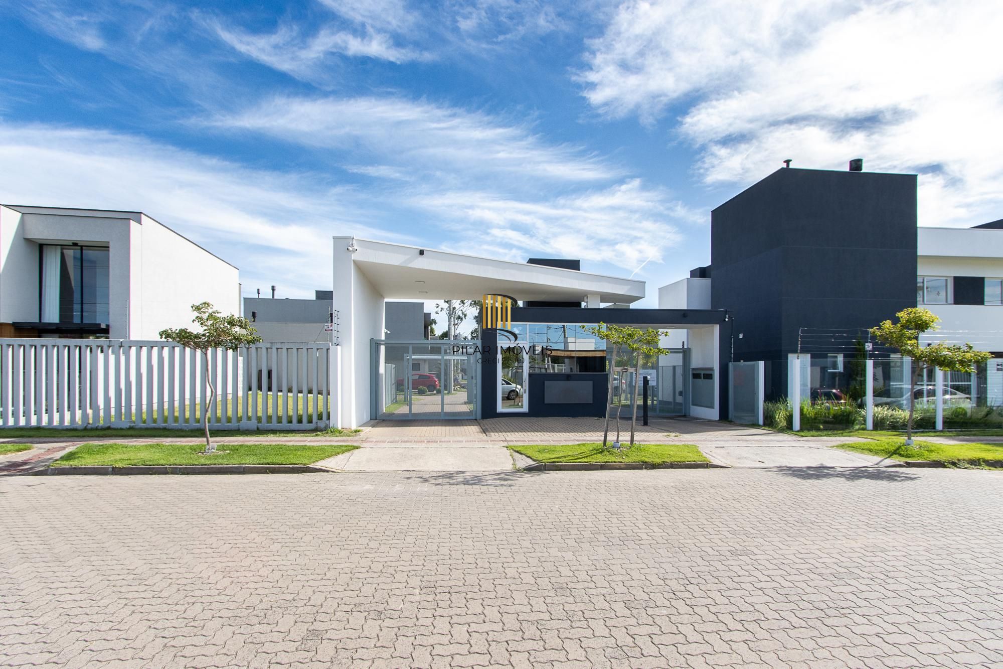 Casa de condomínio, 3 dormitórios, 3 suítes.