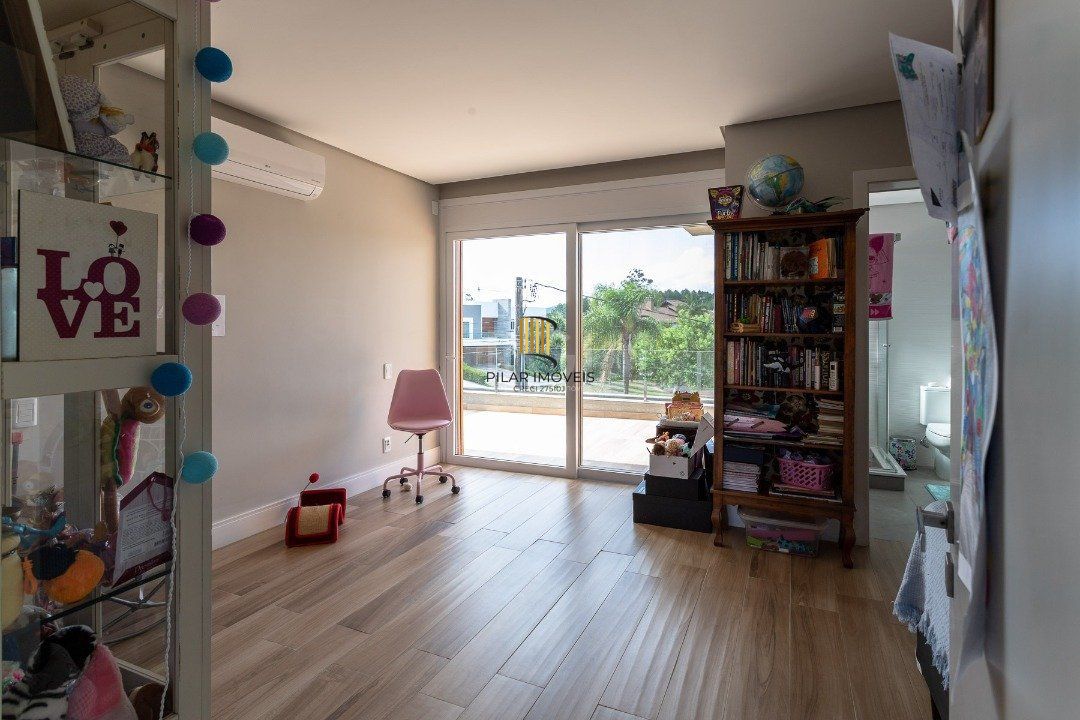 Casa Condominio para Venda - 380m², 3 dormitórios, sendo 3 suites, 6 vagas - Terra Ville