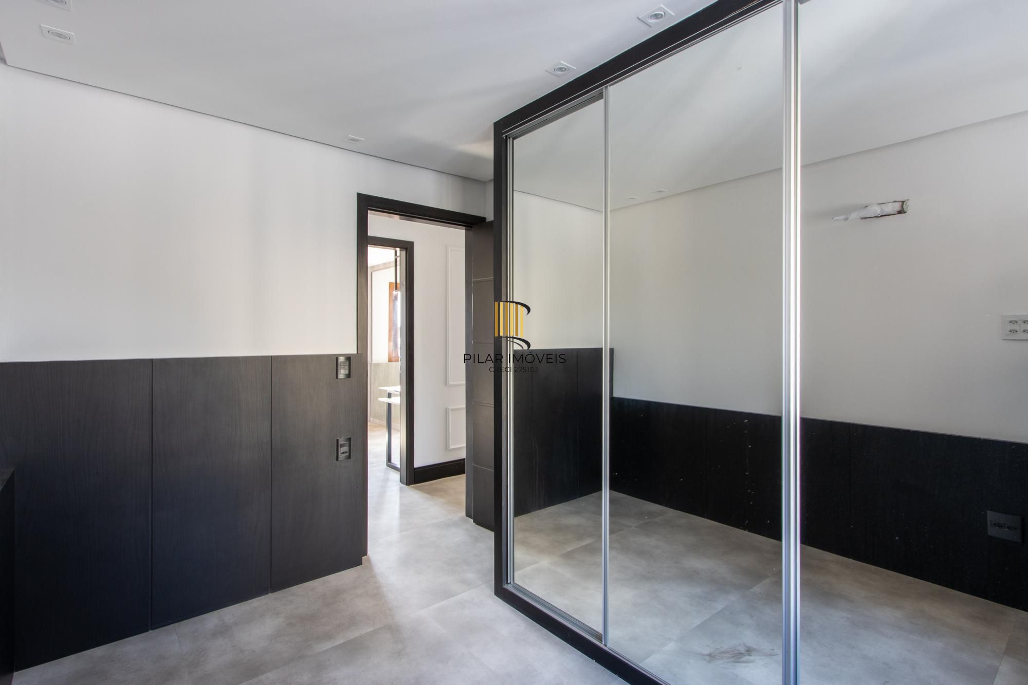 Apartamento 4 dormitórios no bairro Passo da Areia