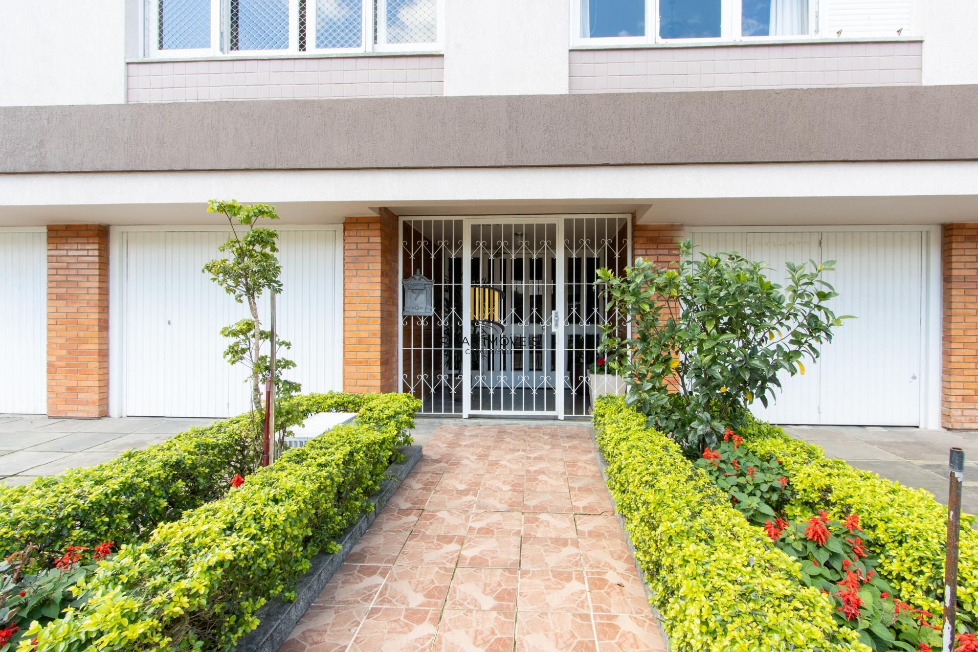 Apartamento de 3 dormitórios com uma vaga de garagem à venda no bairro Menino Deus – Porto Alegre