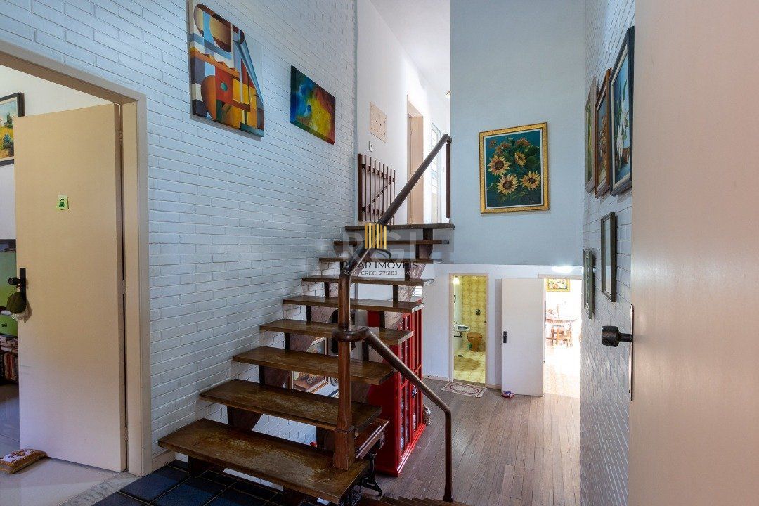 Casa para Venda - 400m², 5 dormitórios, sendo 2 suites, 4 vagas - Vila Assunção