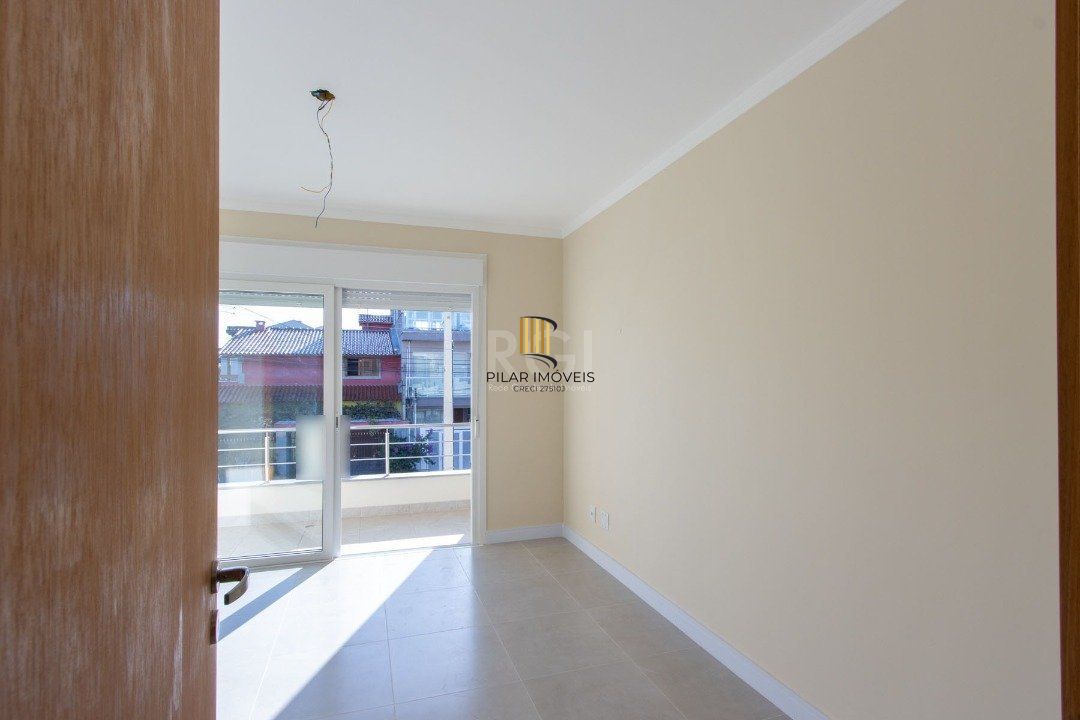 Casa 3 dormitórios no bairro Hípica
