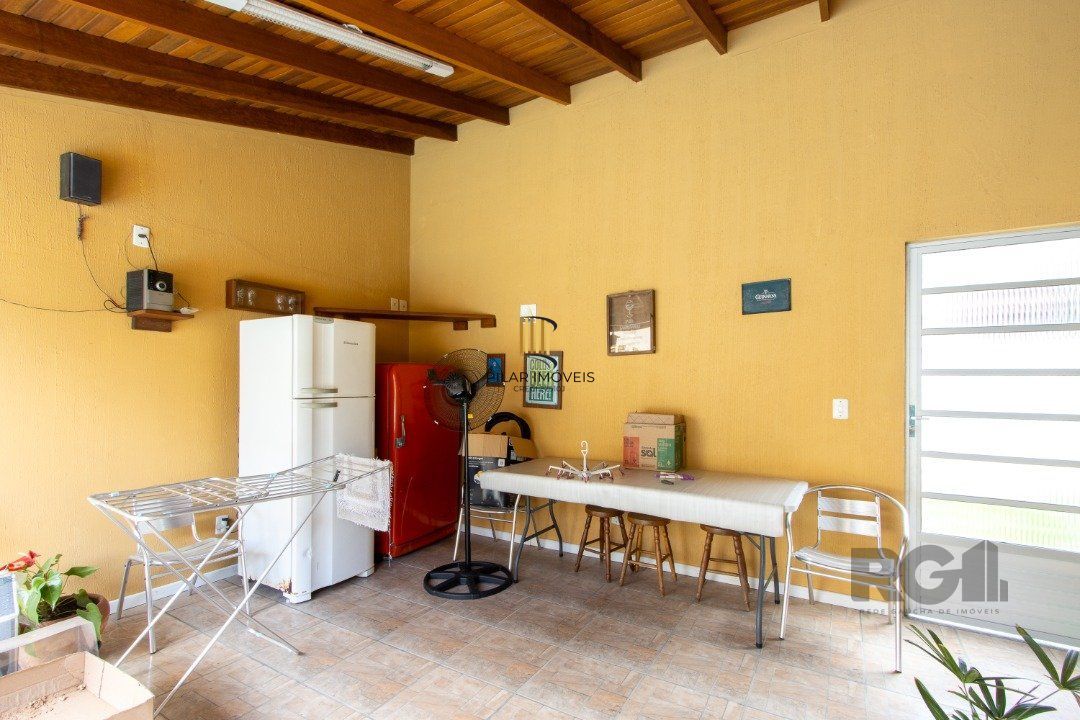 Casa com 3 dormitórios, sendo 1 suíte para venda  no bairro Hípica