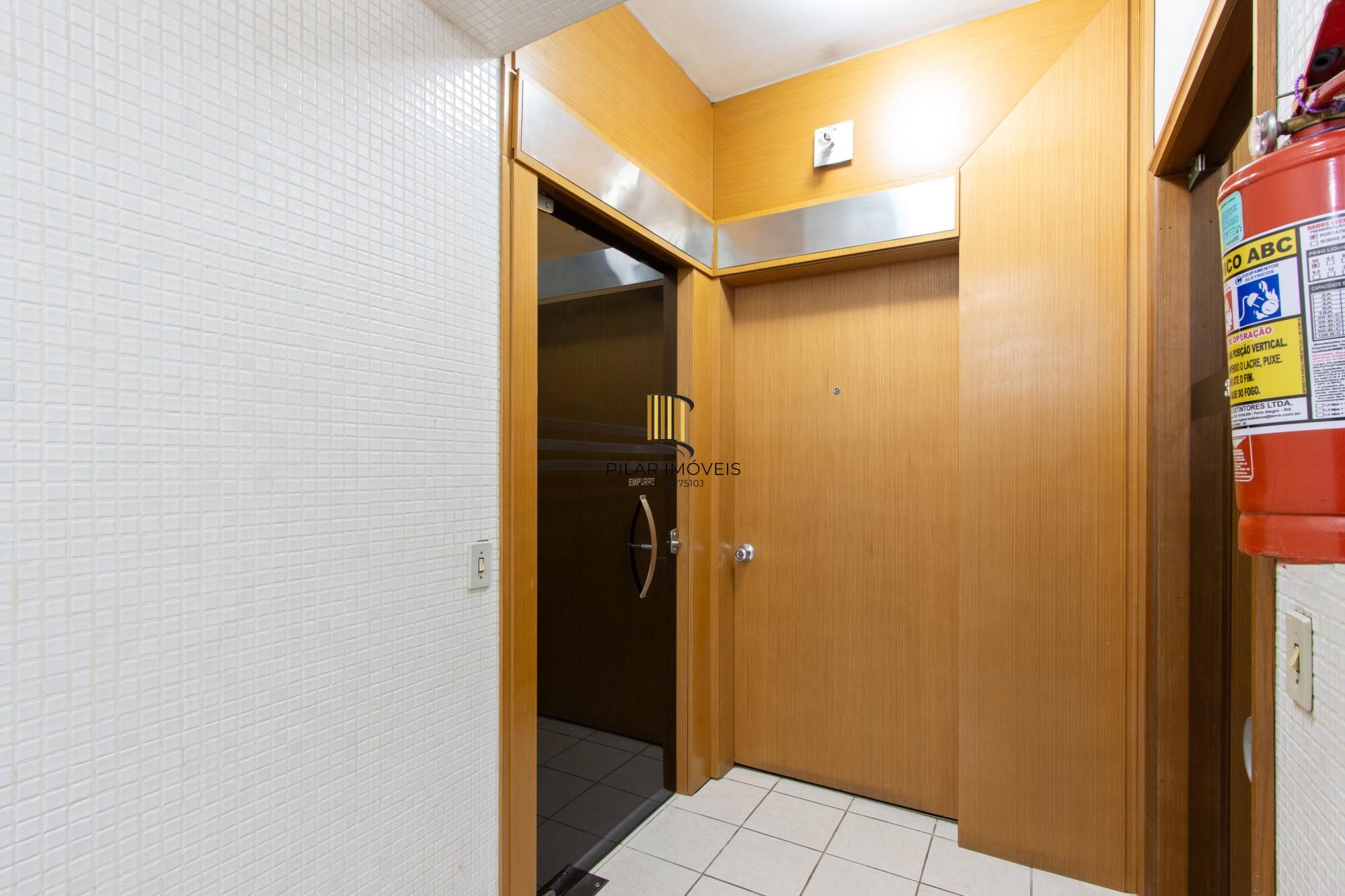 Conjunto comercial na Moinhos de Vento.