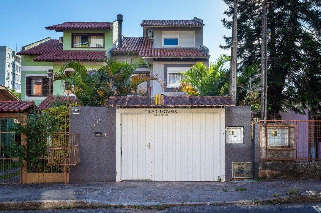 BELÍSSIMA CASA 3 SUÍTES NO CORAÇÃO DO  BAIRRO TRISTEZA