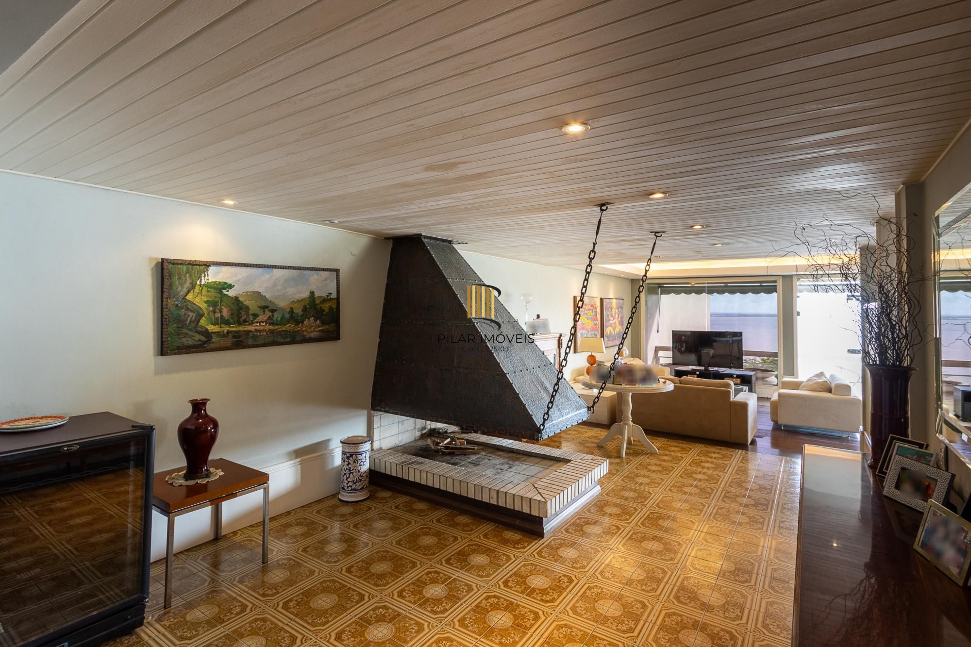 Residência em endereço nobre na Vila Assunção, com vista privilegiada para o Guaíba e clubes náuticos!