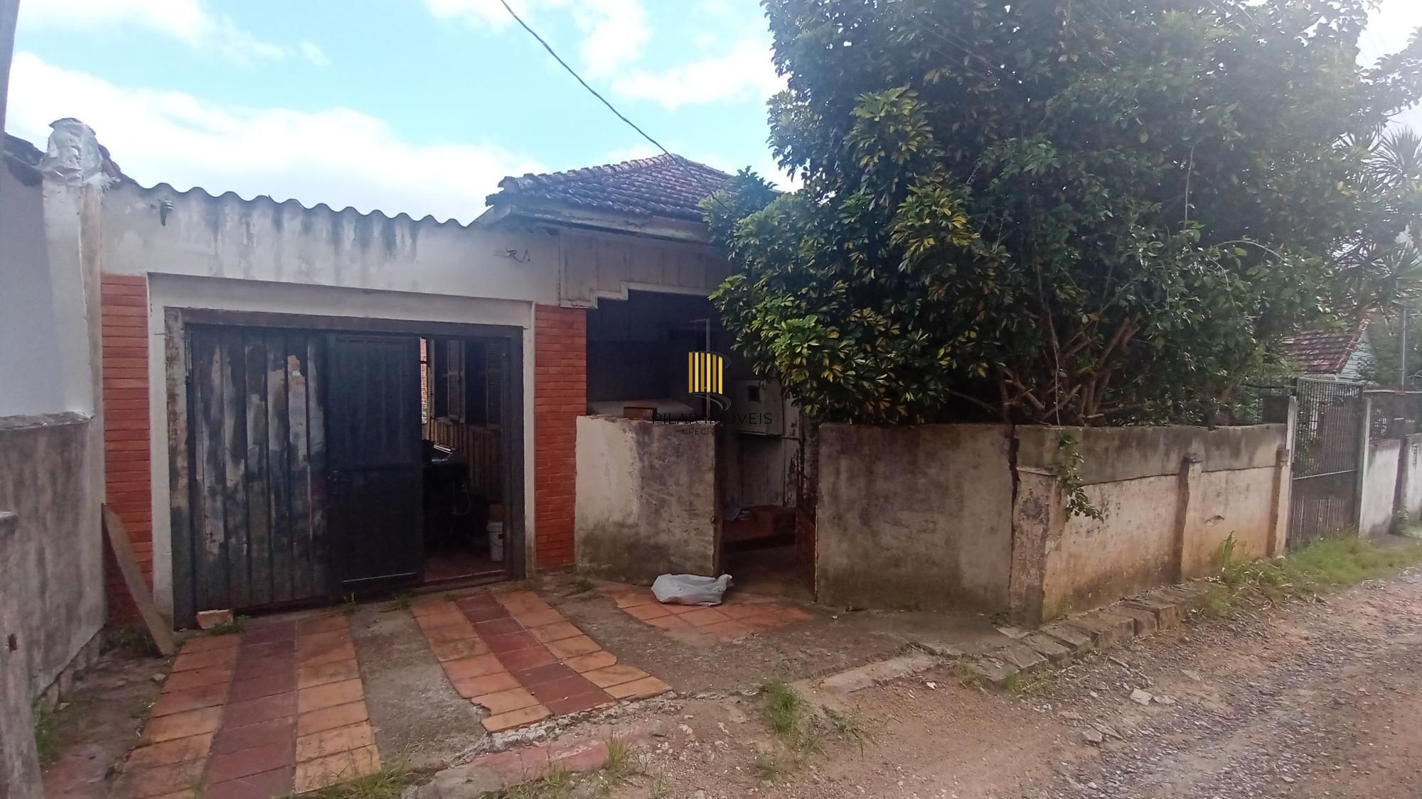 Casa com 2 dormitórios no bairro Glória - Pilar Imóveis
