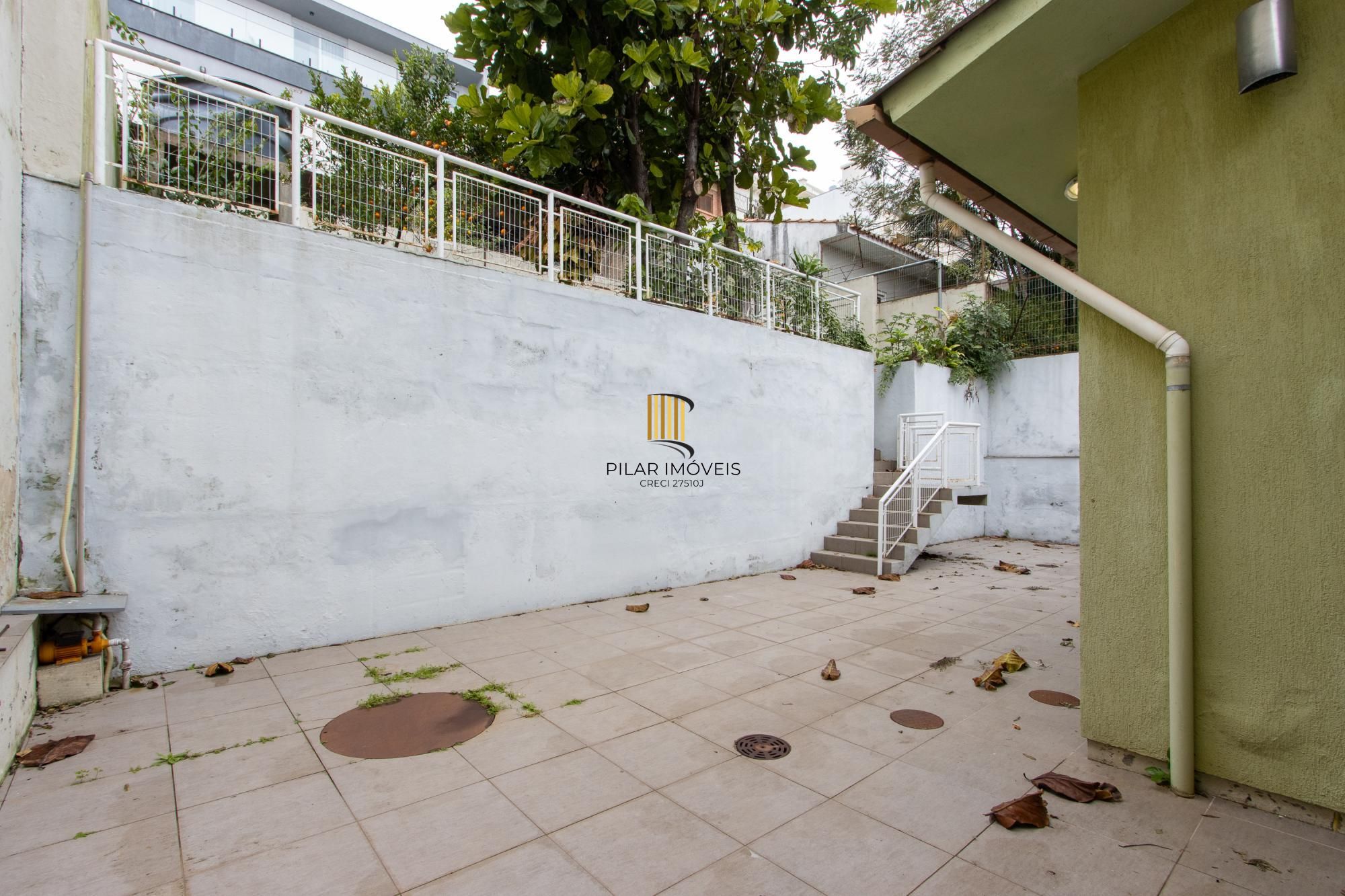 Casa para Venda - 470m², 3 dormitórios, sendo 1 suites, 6 vagas - Nonoai