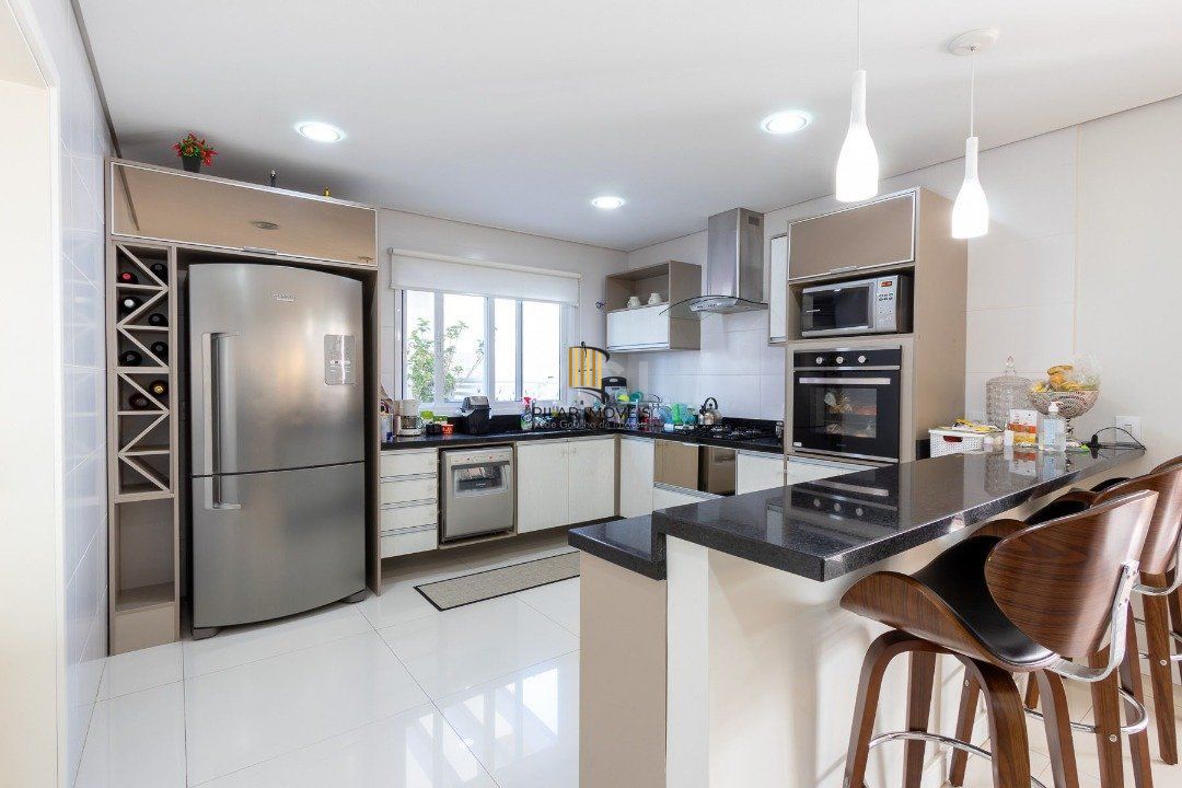 Casa Condominio para Venda - 203.02m², 3 dormitórios, sendo 3 suites, 4 vagas - Hípica
